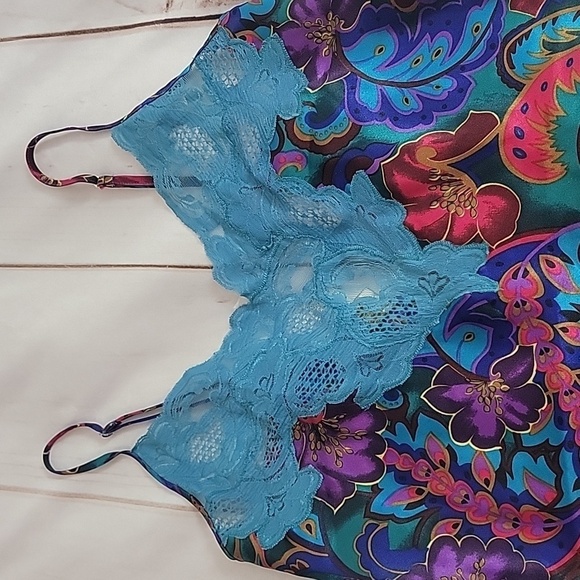 Victoria's Secret Gold Lable Vintage Slip Dress Nightgown Beautiful Floral Small - Picture 3 of 6